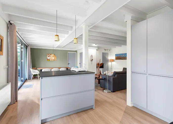 펜션 Peace, Quiet And Near The And The Sea In Zeeland! 7 People