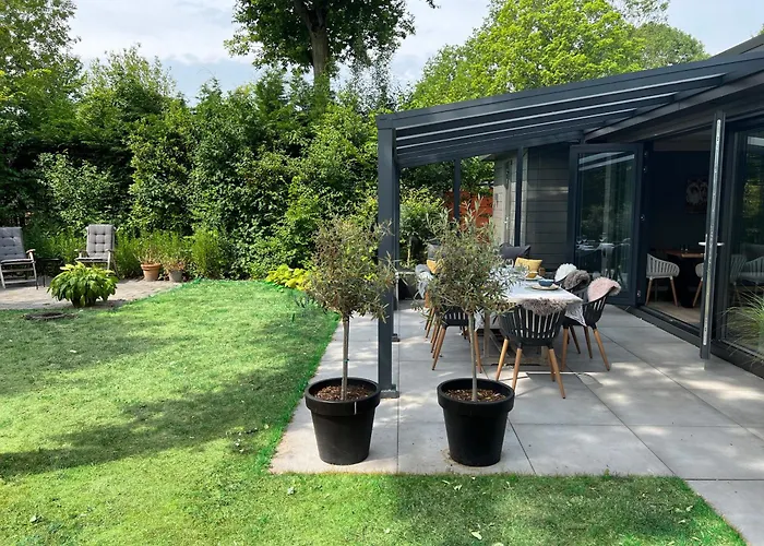 펜션 Peace, Quiet And Near The And The Sea In Zeeland! 7 People 코트켄