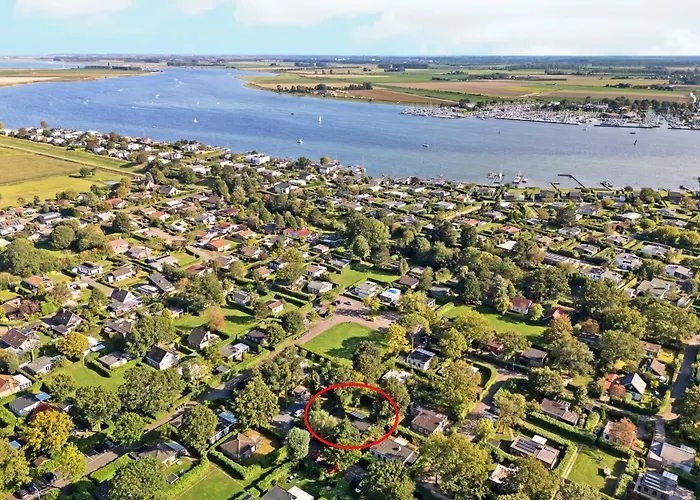 Peace, Quiet And Near The And The Sea In Zeeland! 7 People 펜션 *