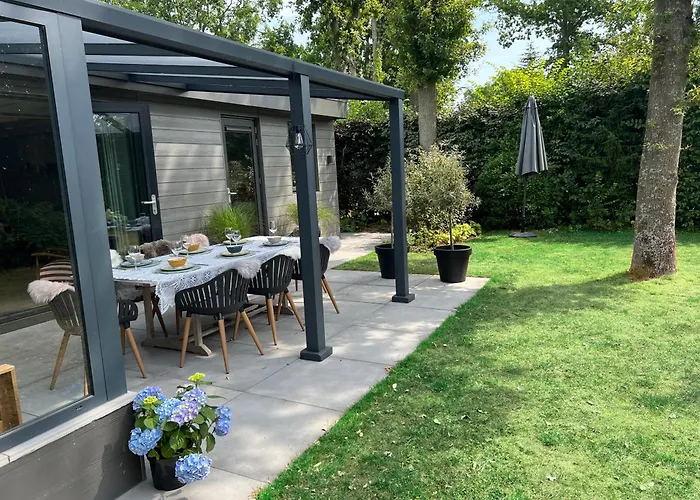 Peace, Quiet And Near The And The Sea In Zeeland! 7 People 펜션 코트켄