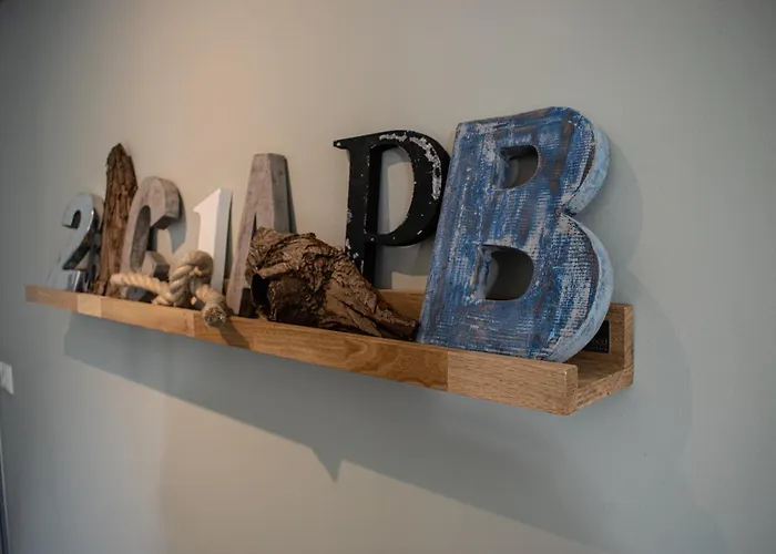 Peace, Quiet And Near The And The Sea In Zeeland! 7 People 펜션 *