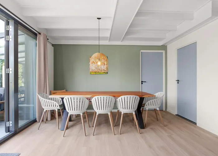 펜션 Peace, Quiet And Near The And The Sea In Zeeland! 7 People *