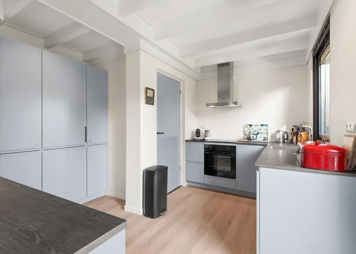 펜션 Peace, Quiet And Near The And The Sea In Zeeland! 7 People